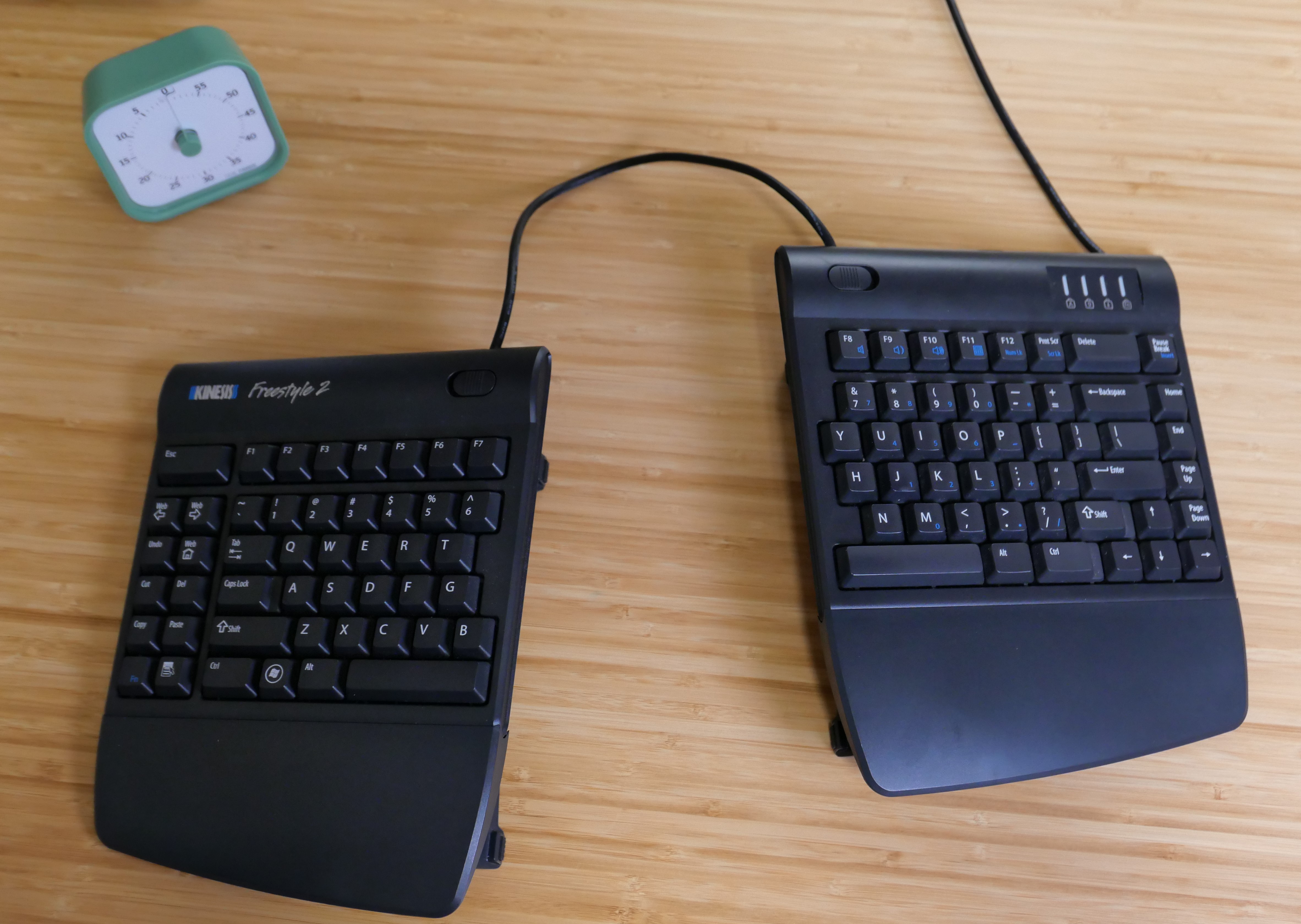 Photo showing problematic misaligned keyboard halves